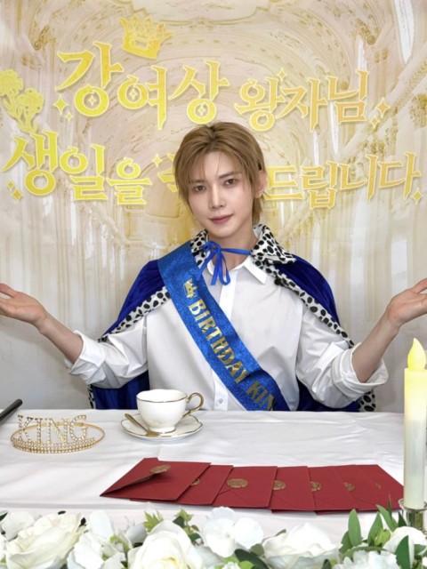 ヨサン　直筆メッセージ ATEEZのヨサン、誕生日に“王子様”へ変身…ATINYのお姫様たちへ甘い