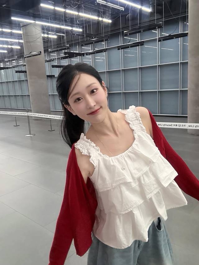 金义英连续24周登顶“FANNSTAR”女星排行榜……凭借稳定粉丝支持长期稳居榜首