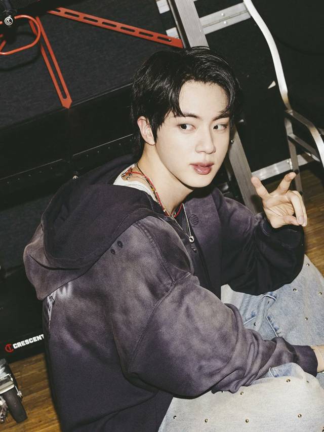 防弹少年团Jin连续41周登顶“FANNSTAR”个人排行榜……以511万票遥遥领先