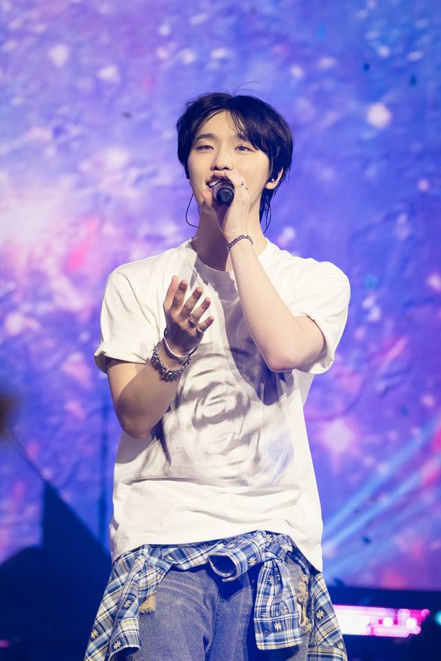 DINO小号角色Pi Cheolin连续3周蝉联FANNSTARWeekly Music第一个人演出行程也持续进行