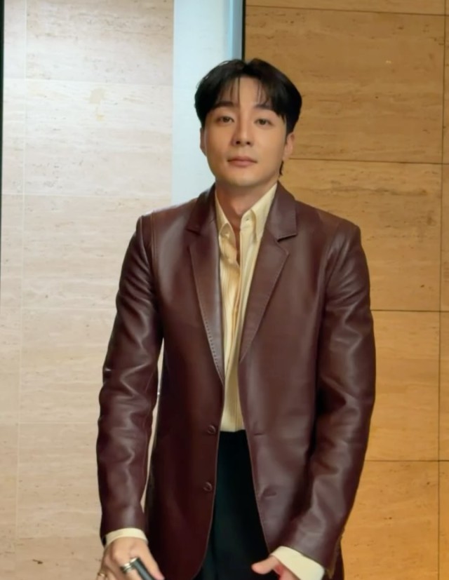 Roy Kim, feelings on his first remake album <Singing Again in Spring>: 