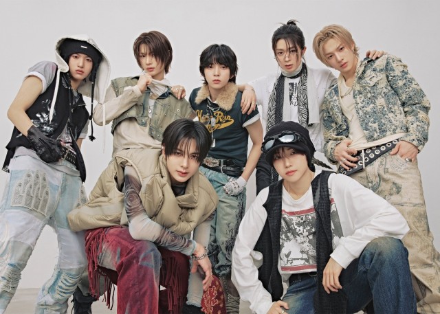 NAZE,Oricon每日单曲榜第1名......K-pop出道初动TOP3纪录
