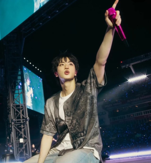 BTS 진, 'Don't Say You Love Me' 멕시코 하우스 라디오 1위...52주 연속 TOP10