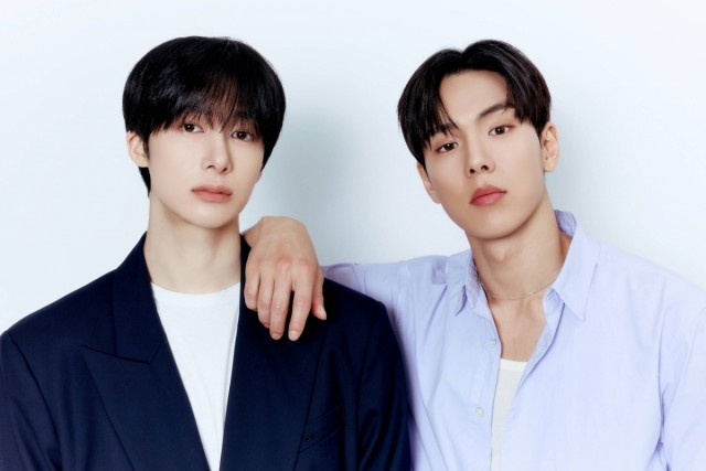 셔누X형원, 두 번째 미니앨범 '러브 미' 발매...2년 10개월 만에 컴백
