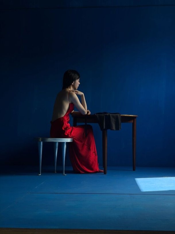 Jang Jae-in's ultra-slim figure revealed by backless dress... Trending on SNS
