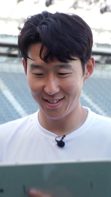 Son Heung-min, the meeting of football and robots draws attention...