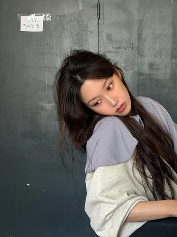 Moon Ga-young reveals recent calm atmosphere... exuding a serene charm