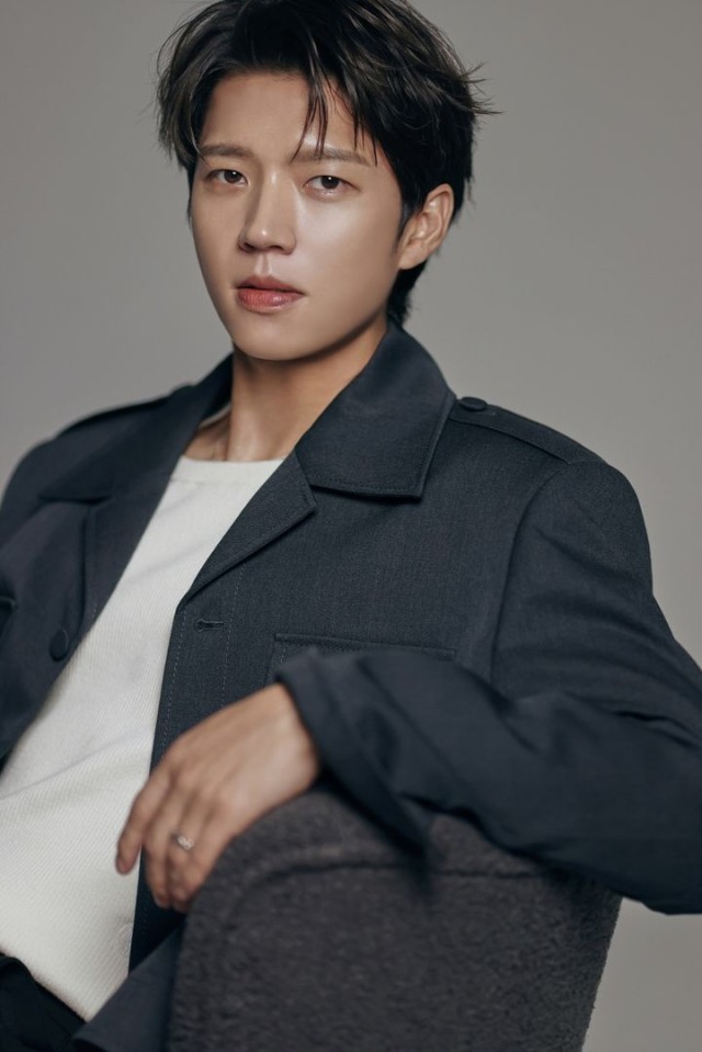 남우현, '납치 48시간' VIP 시사회 팬 대관 개최...직접 팝콘·음료 제공