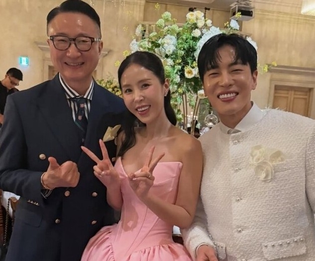Shinji♥Moonwon Wedding, Stars Including Yoo Jae-suk and Cha Tae-hyun Gather... Baek Ji-young's Tearful Congratulatory Song [Precious Family of Others]