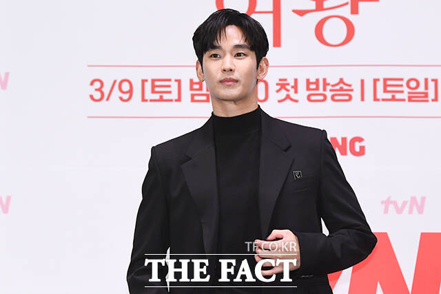 Kim Soo-hyun resumes activities after one year... Filming 'Bench' commercial in the Philippines in July