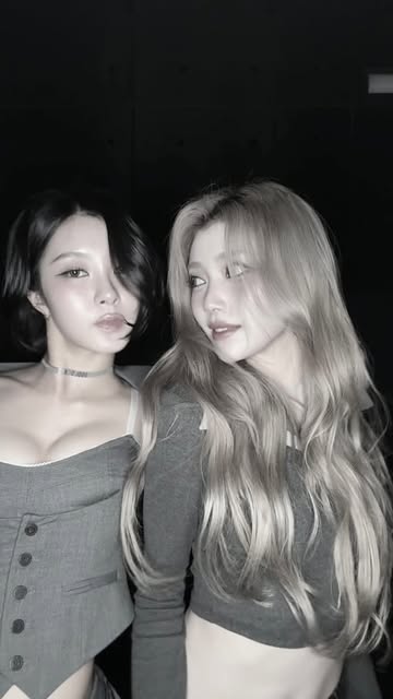 Kep1er Xiaoting and Kim Dayeon captivate fans with intense gazes...teasing a new concept