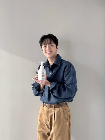 イ・チャンウォン、さわやかなハンドウォッシュの贈り物に笑顔...「毎日香り豊かな一日をお過ごしください」