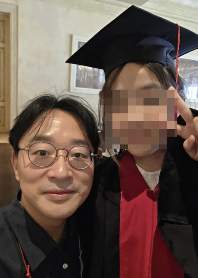 李允智女儿拉尼,小学提前毕业...郑汉宇