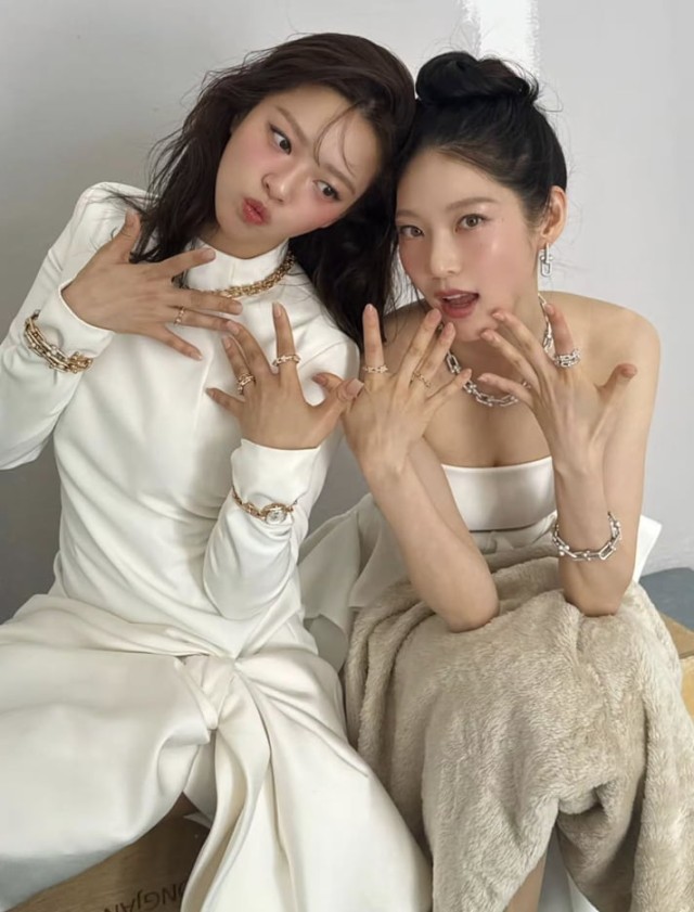 TWICE 郑妍,公开与姐姐公胜妍的姐妹写真幕后花絮...瘦身后的近况引人注目