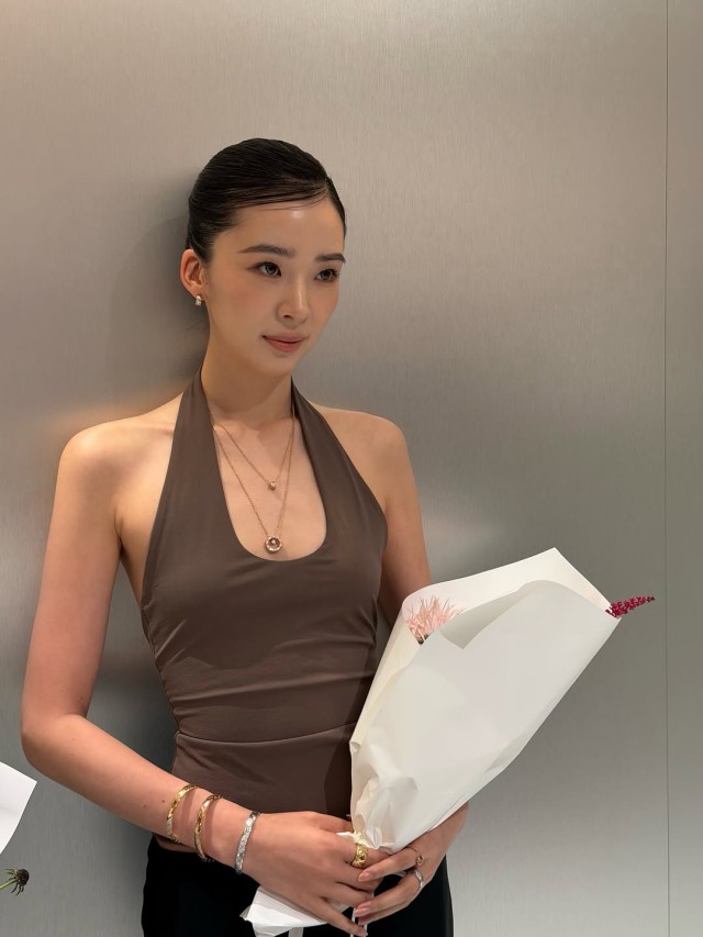 Irene visits Chanel popup to share her recent news... 