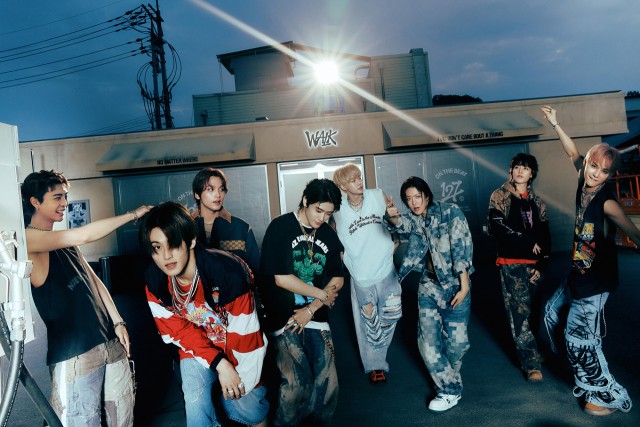 NCT 127,全体成员与SM续约...出道10年团队合作闪耀