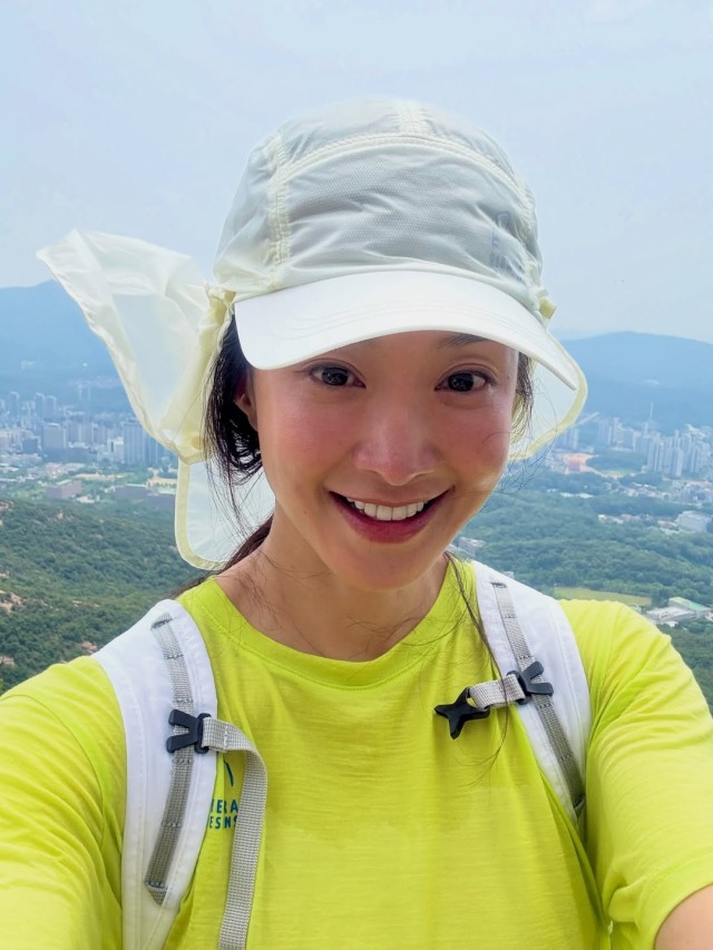 李诗英,挑战极难六峰岭徒步登山......