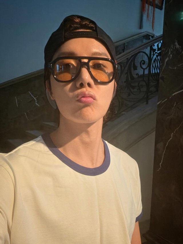 JHope在欧洲巡演中悠闲的日常传递希望之心