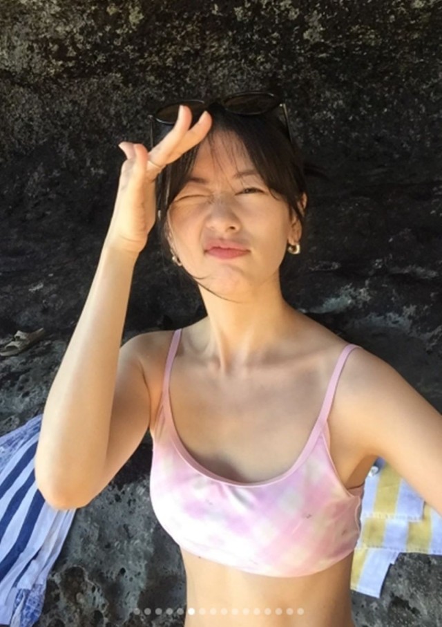 Jung So-min shows off toned abs in a bikini in Bali... also enjoys shopping and local restaurants