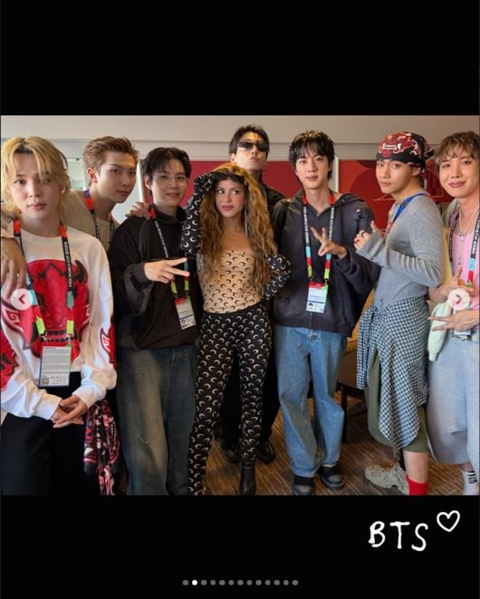 Shakira's Korean greeting video goes viral on social media... BTS performance at the World Cup final included