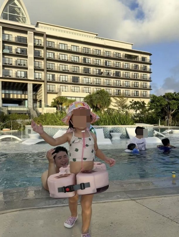 Dynamic Duo's Choiza shares family trip photos with daughter... joyful moments of playing in the water