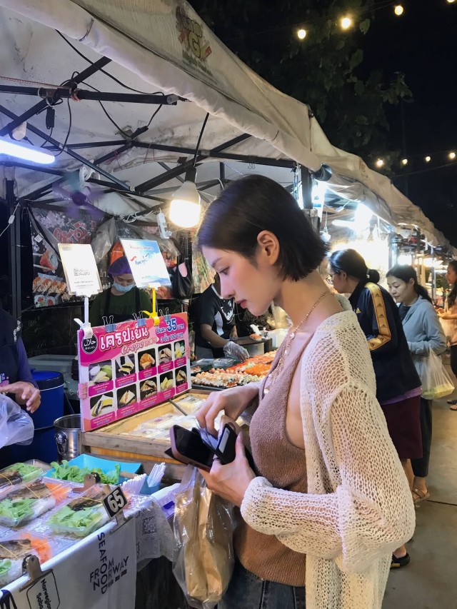 申宥恩清爽比基尼身姿满满的夏日氛围