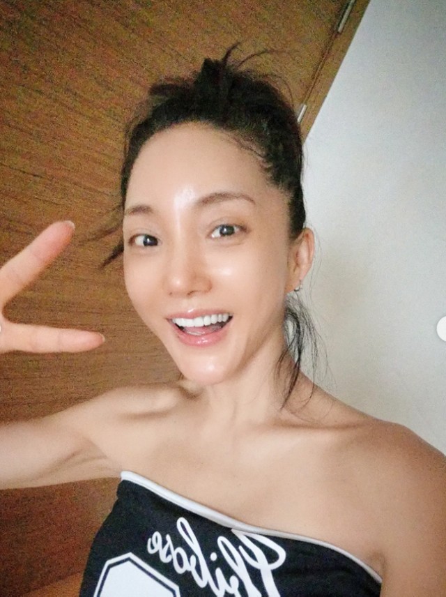 Sea, 'bare face revealed'... directly shared the secret to clear skin and youthful beauty