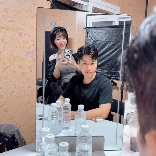 シンジ、忙しい日常の中でセルフィーを公開...「長い一日お疲れ様でしたよ」