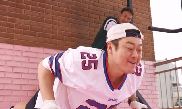 'I Live Alone' Guh Seong-hwan goes grocery shopping at Amsa Market with Lee Seon-min → Rooftop barehanded exercise competition