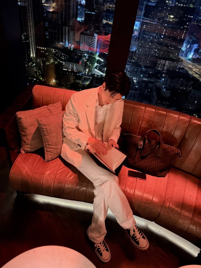 Oh Se-hoon perfectly showcases Dior Winter Collection... Releases luxurious photo shoot