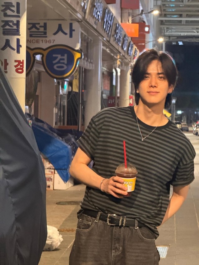 The Boyz Younghoon reveals a relaxed daily life in the city... 