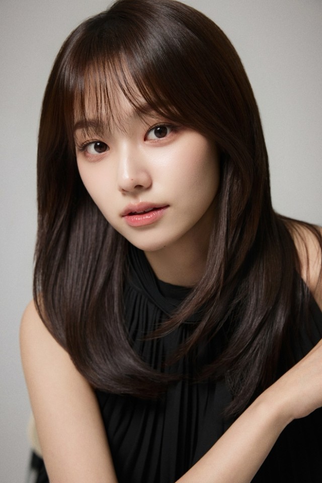 Kang Mina celebrates her 10th debut anniversary with a 13kg weight loss and acting transformation, saying 