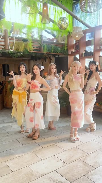 プロミスナイン、花柄のドレスを着て「華やかな笑顔」...SNSで近況を公開
