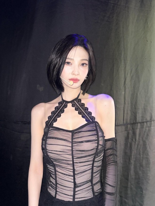 Joy reveals behindthescenes of fan concert My favorite outfit is the encore stage costume
