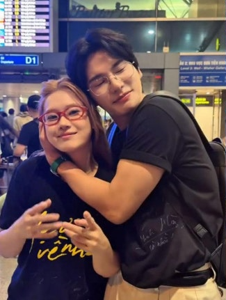 Lee Yi-kyung starring 'Mẹ Ơi, Về Nhà' falls out of the top 10 at the Vietnamese box office after release
