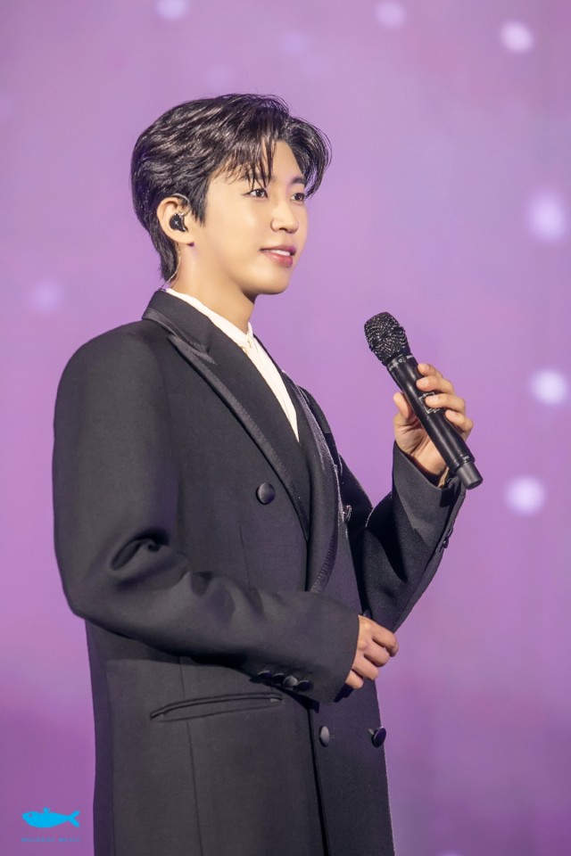 林英雄,出道10周年......奖杯134个·Melon 142亿次流媒体·巡演即将突破100万人