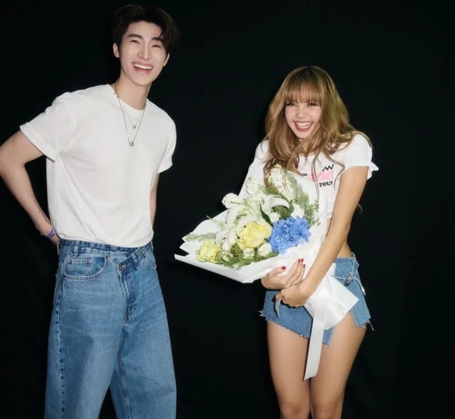 Lisa and Blue Pontiwat caught up in dating rumors... Overseas sightings together heat up the atmosphere