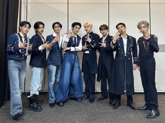 ATEEZ Mini 14th Album 'BAD', Melon TOP 100 8th Place · Billboard 1st Place · First Week Sales Record of 1.88 Million Copies