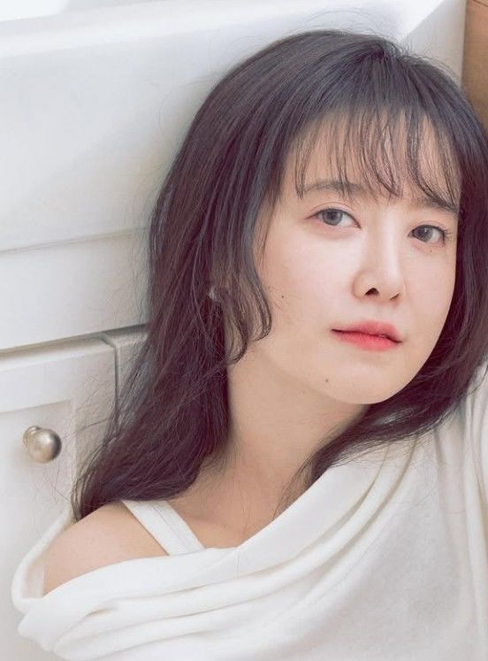 Koo Hye-sun's Handmade Fountain Pen Sold Out in One Day Despite 450,000 Won Price
