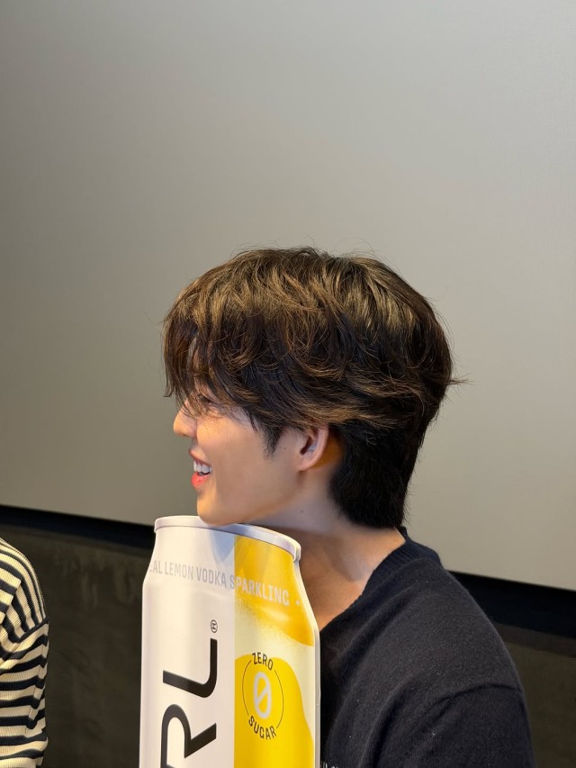 Seventeen 埃斯库普斯,从日常到正式场合展现多样魅力