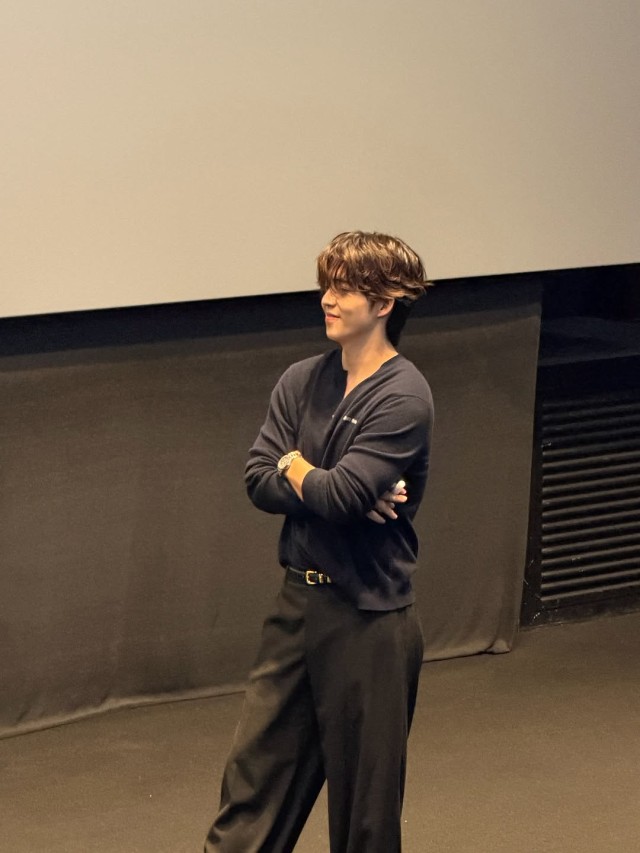 Seventeen 埃斯库普斯从日常到正式场合展现多样魅力