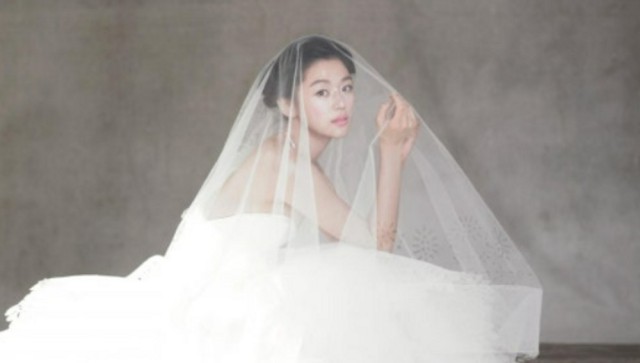 전지현, 14년 만의 웨딩 화보 재조명...2012년 촬영 미모 여전