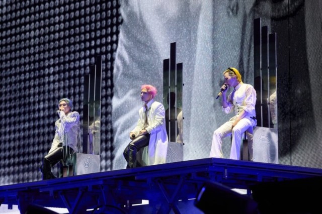 Big Bang kicks off 20th anniversary world tour 100000 fans thrilled at Goyang concert