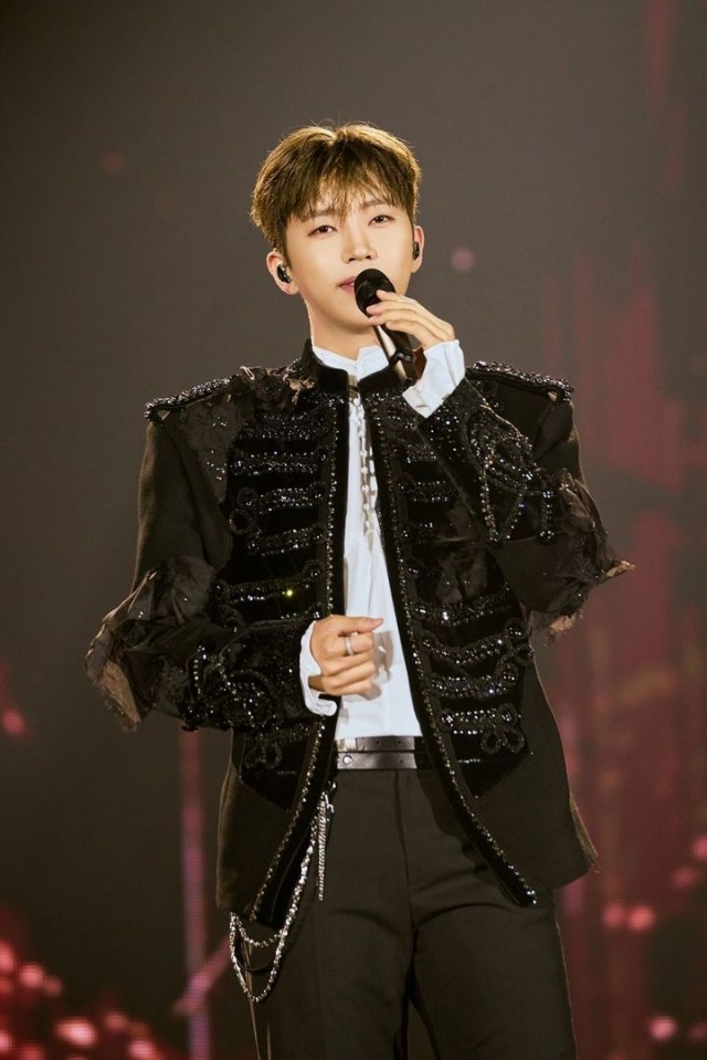 Lim Young Woong donates 200 million won on 10th debut anniversary... 