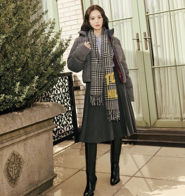 블랙핑크 지수, 뉴욕패션위크서 '화이트&블랙' 패션 눈길...특별한 하루 인증