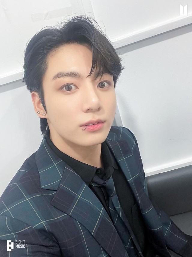 BTS Jungkook fans celebrate birthday with book and donation relay at home and abroad... from Busan Library to Nigeria and Mexico