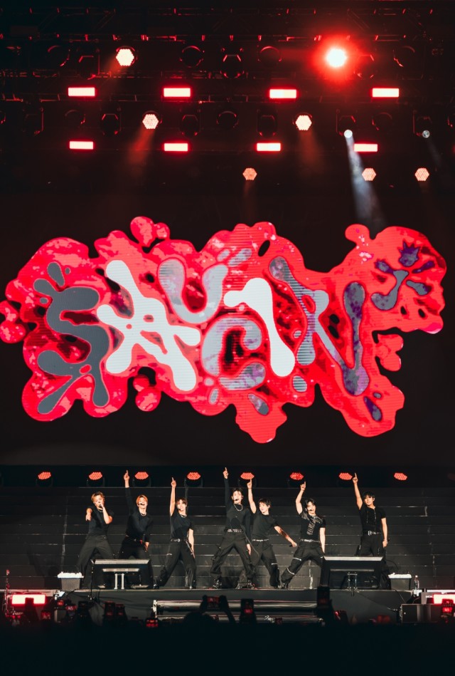 NEXZ、アルゼンチンの「ストレイシティ」で10曲ライブ...ファン熱狂