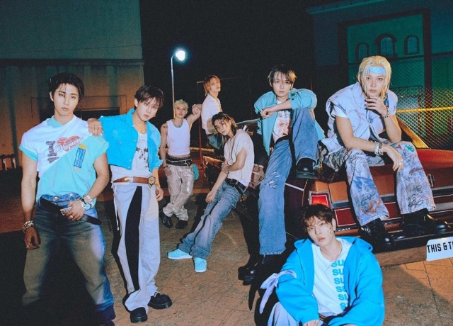 Stray Kids、アルゼンチン公演中のファン死亡を悼む...1分間の黙祷・追悼メッセージ