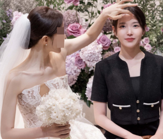 IU、結婚式で花嫁にヘアセットしてもらう...職業精神が「話題」