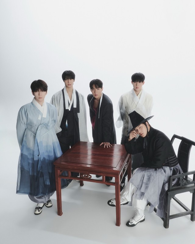 몬스타엑스 추석 맞아 한복 자태 뽐내전통과 현대 조화